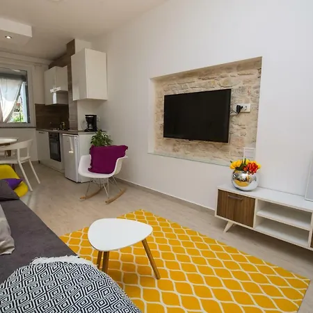 Arena Center Apartment *